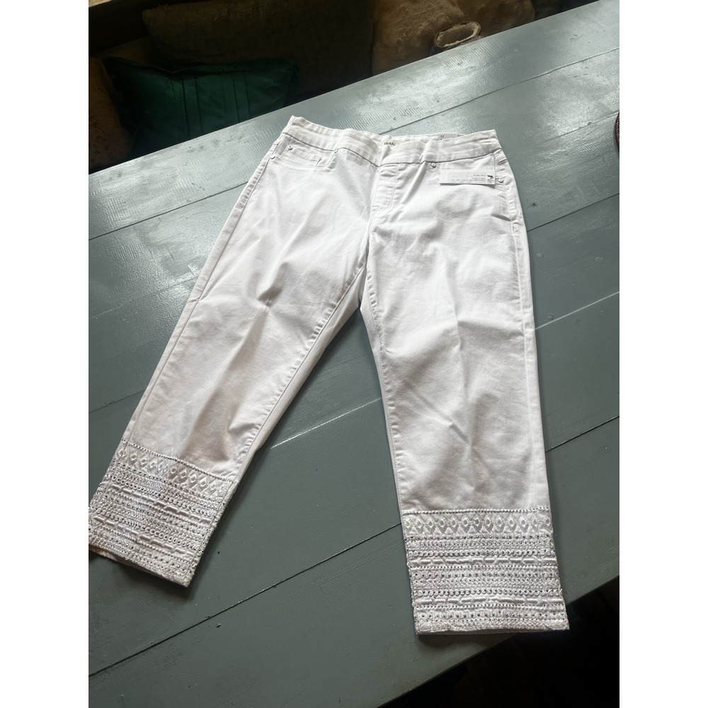 NWT Tribal Audrey Pull On Slim Capri White Embroidered Hem Pants Size 12